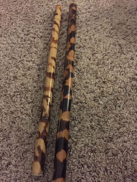 Datei:Escrima sticks.jpg